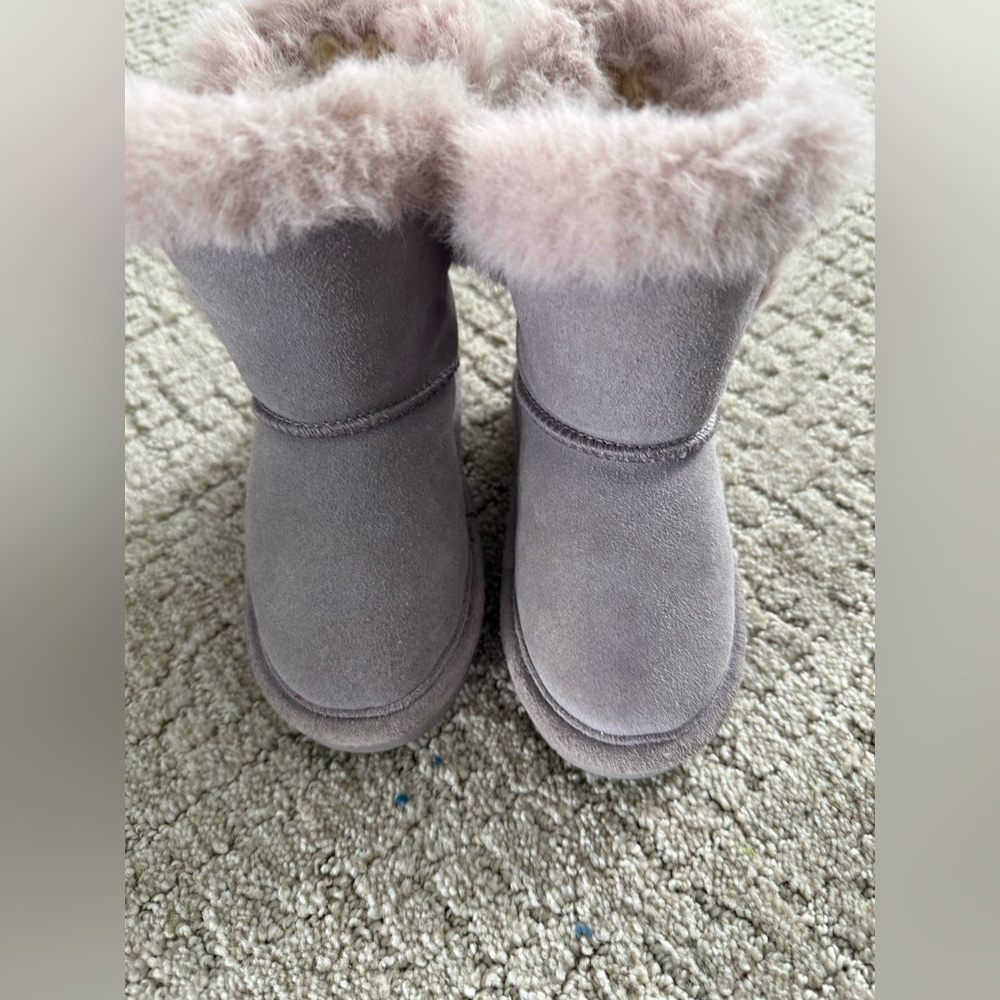 BearPaw Kids Boots light lavendar light pink trim